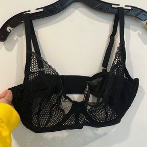 Black lace VS bra